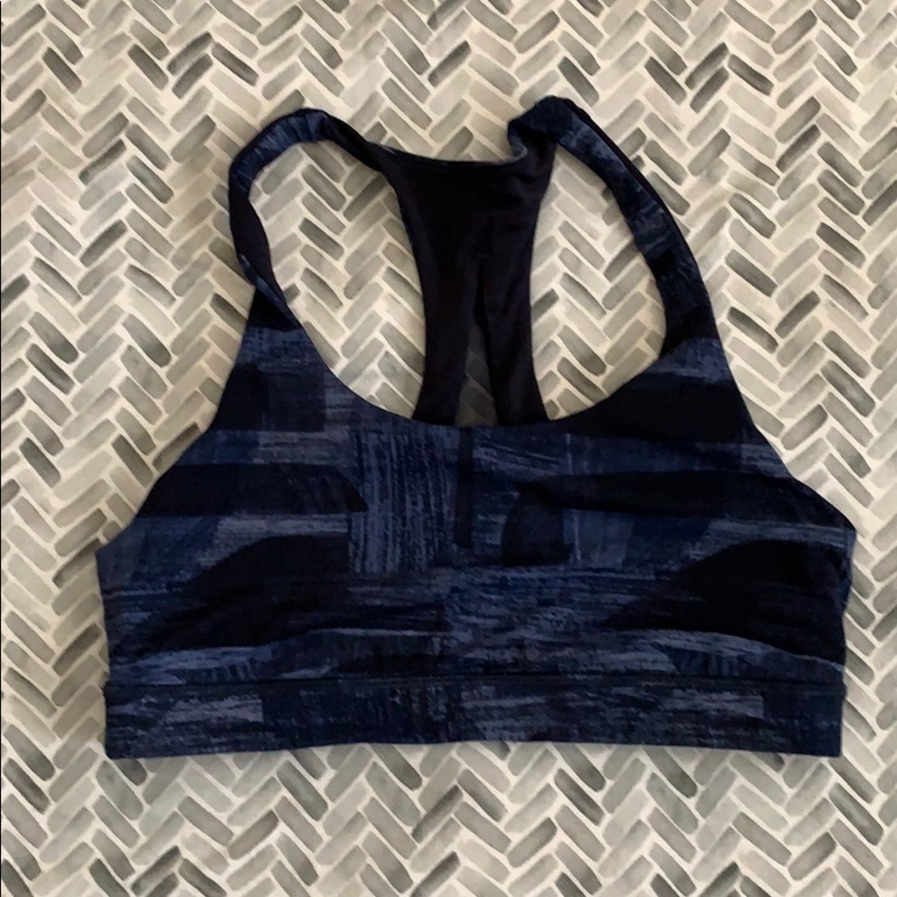 Lululemon invigorate sports bra